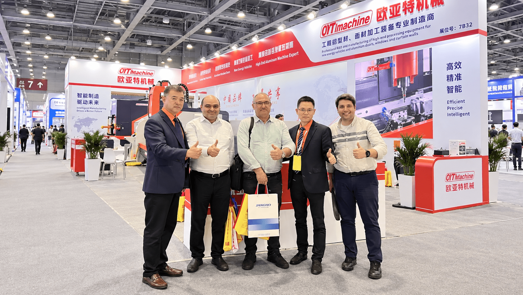 Benefits of Working with An OEM CNC Drilling Tapping Machine Center Manufacturer: Customization Options And Direct Support